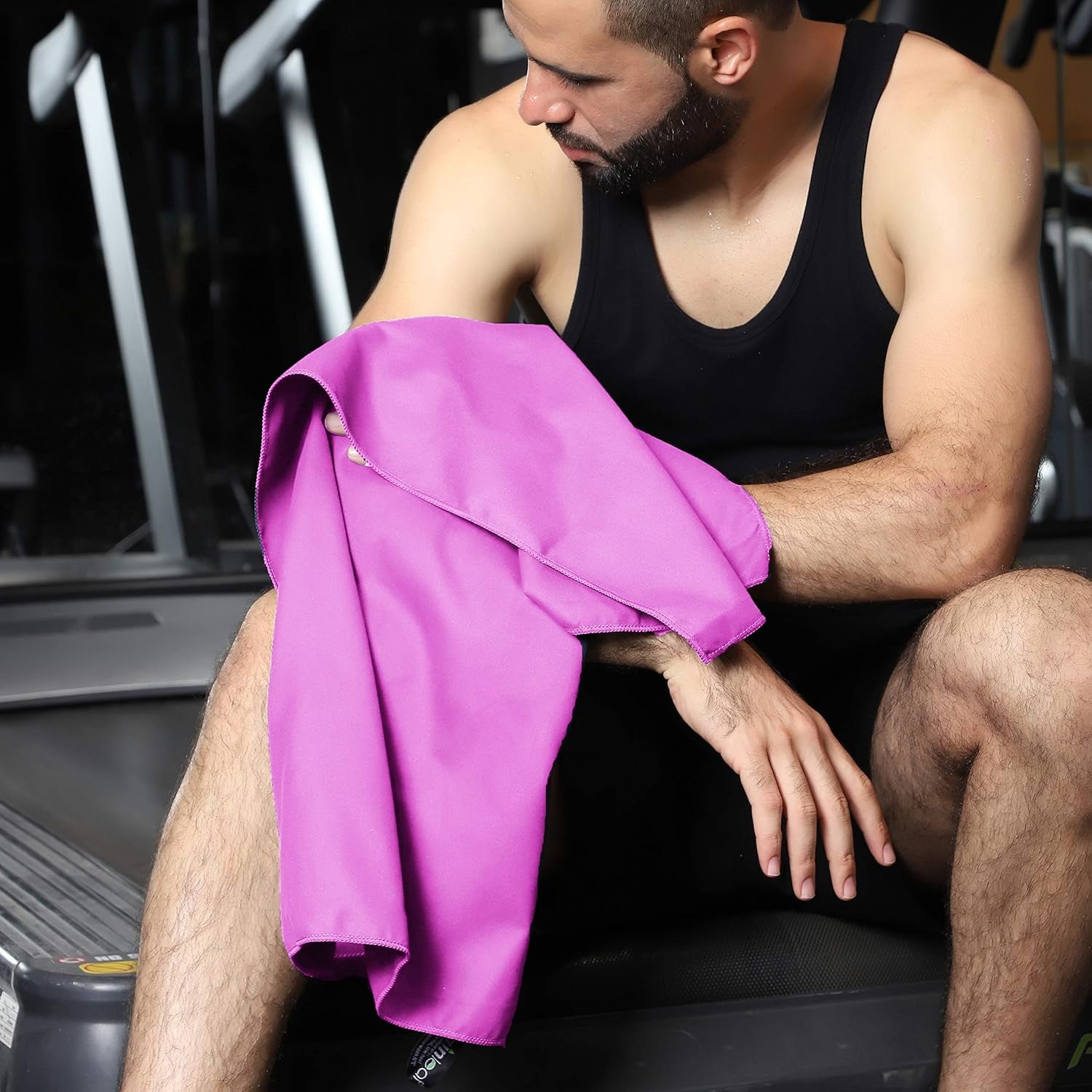 Microfiber Towel Perfect Travel & Sports &Beach Towel. Fast Drying - Super Absorbent - Ultra Compact. Suitable for Camping, Backpacking,Gym, Beach, Swimming,Yoga